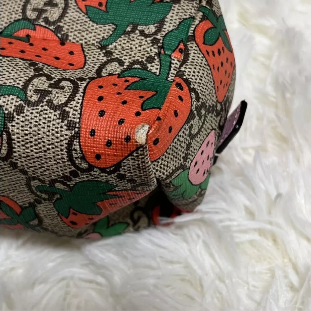 🍓GUCCI Strawberry GG Supreme Cosmetic Makeup Bag Pouch RARE - Picture 9 of 9